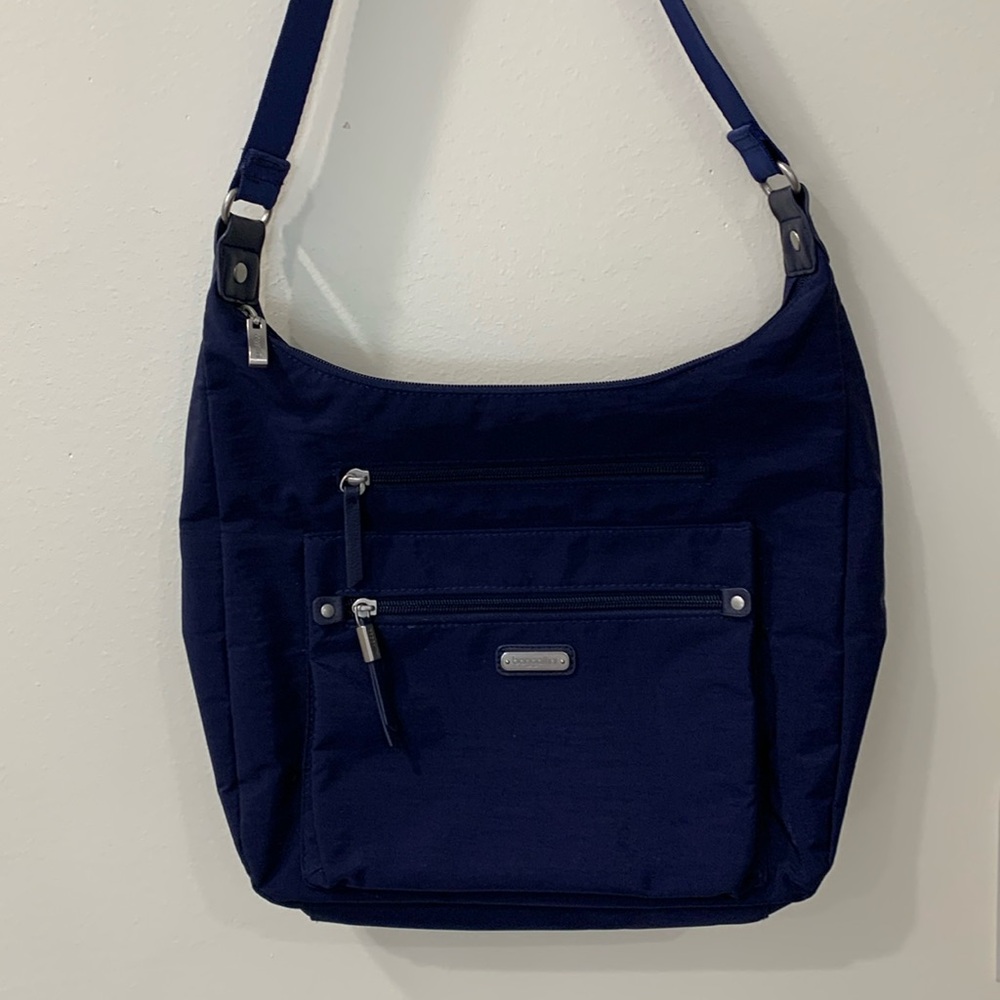 Baggallini large crossbody purse